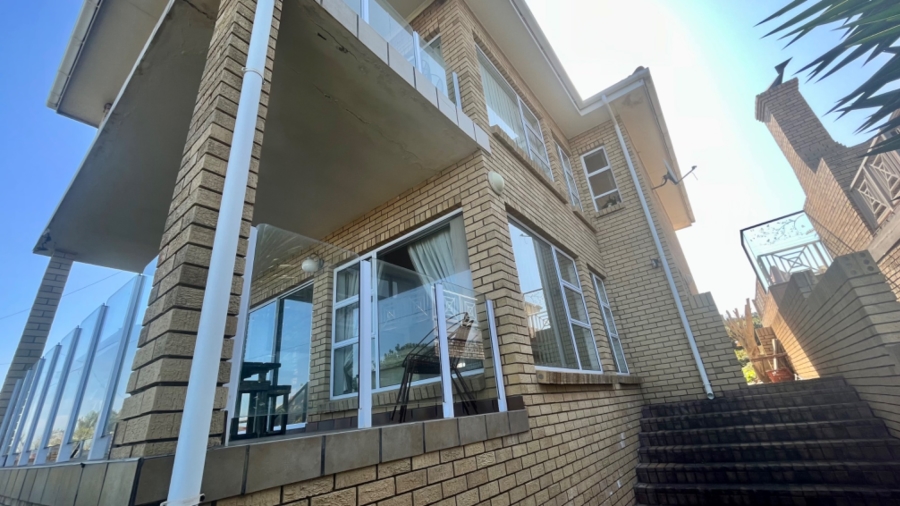 4 Bedroom Property for Sale in Reebok Western Cape